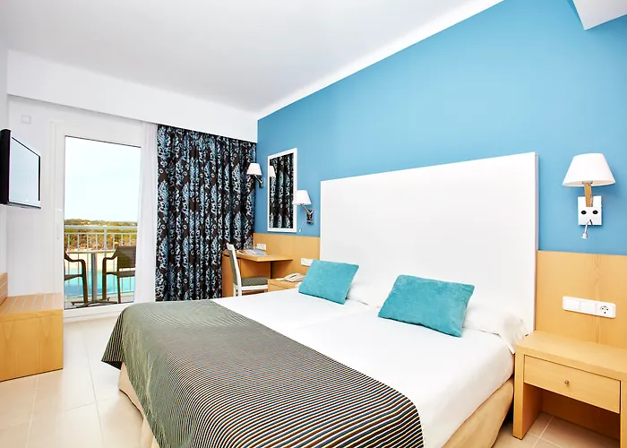 Universal Hotel Marques
